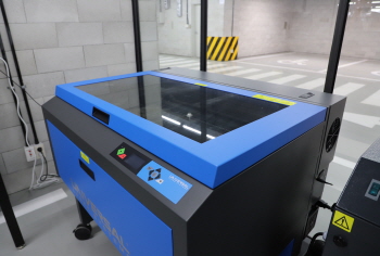 X-GARAGE_레이저 가공기_중형(PLS 6.150D)